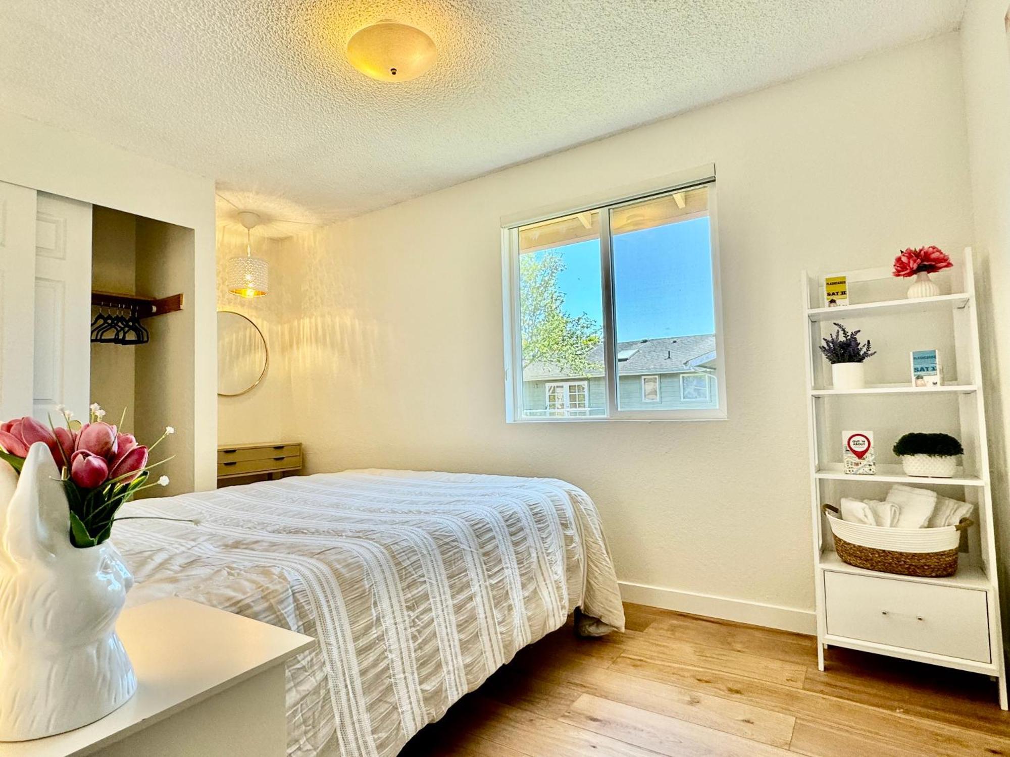 Besa Homestay Near Beach And Seatac Airport - Shared Bathroom With Max 2 Guests Des Moines Exterior foto
