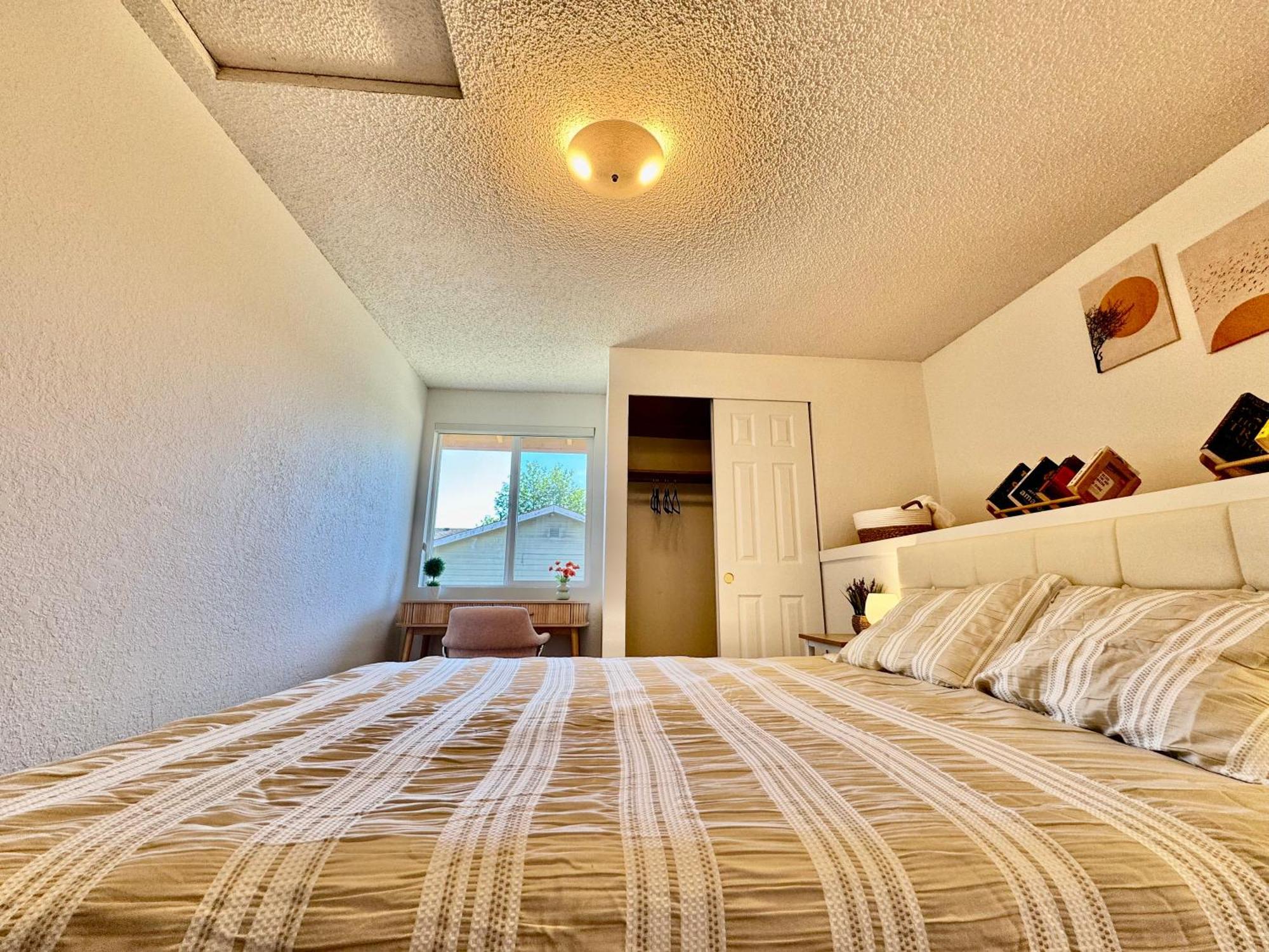 Besa Homestay Near Beach And Seatac Airport - Shared Bathroom With Max 2 Guests Des Moines Exterior foto