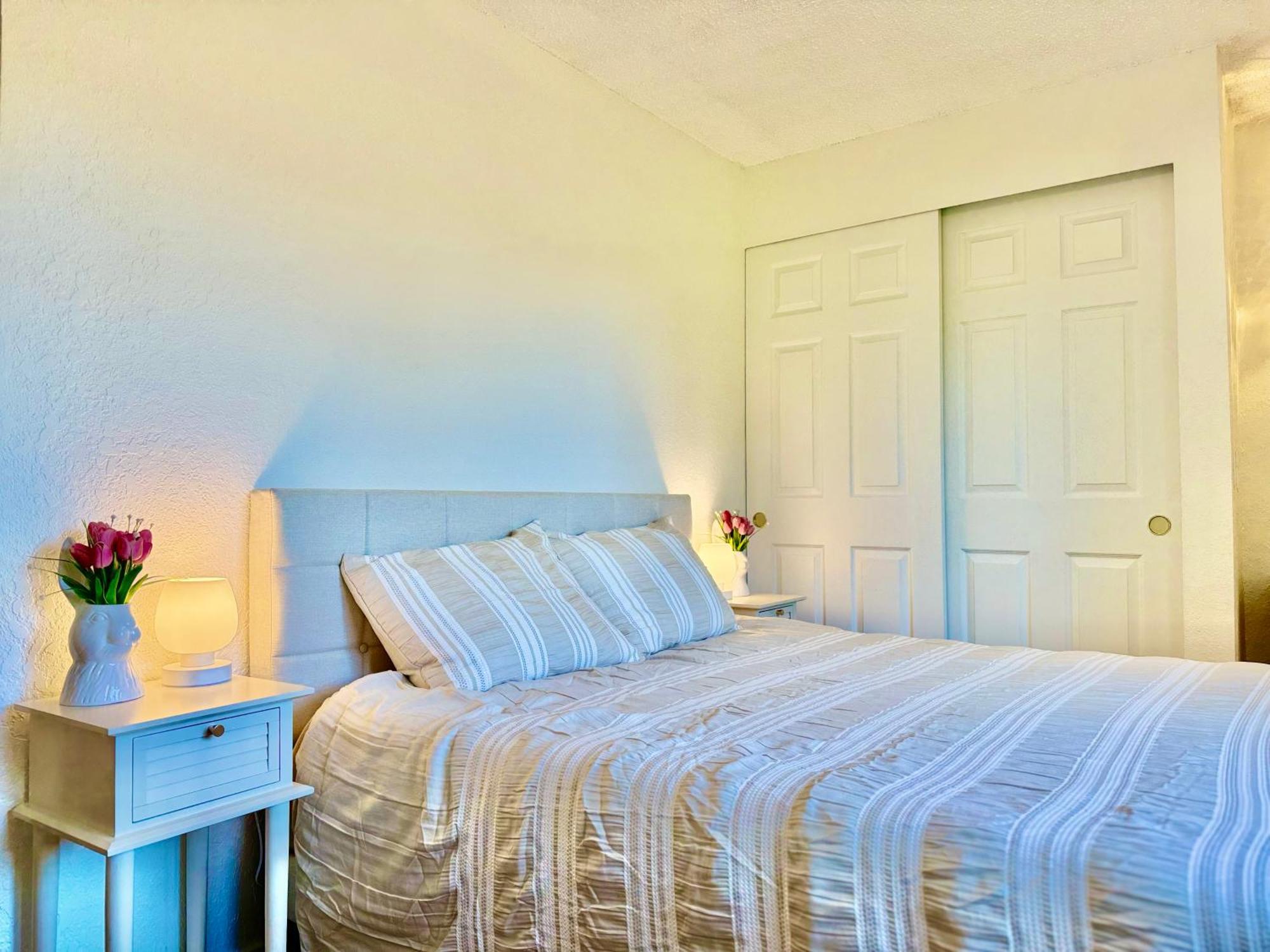 Besa Homestay Near Beach And Seatac Airport - Shared Bathroom With Max 2 Guests Des Moines Exterior foto